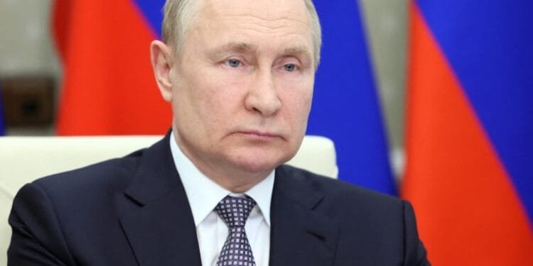 Vladimir Poutine accuse les Etats-Unis de faire traîner le conflit en Ukraine