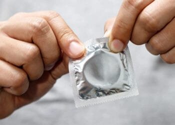 Canada : l’absence et le retrait par surprise du préservatif pendant l’acte deviennent punissables