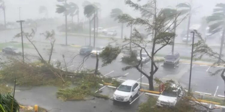 L’ouragan Ian fait une douzaine de morts en Floride et poursuit sa course