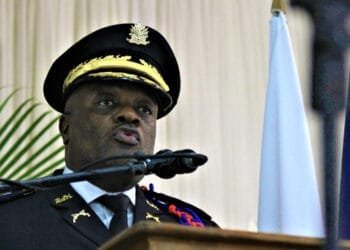 Haïti : Funérailles des policiers assassinés à Pétion-Ville : Frantz Elbé promet une réponse rapide aux bandits