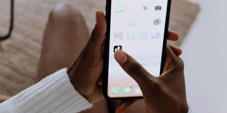 Tiktok : la commission européenne demande a ses employés de désinstaller l’application