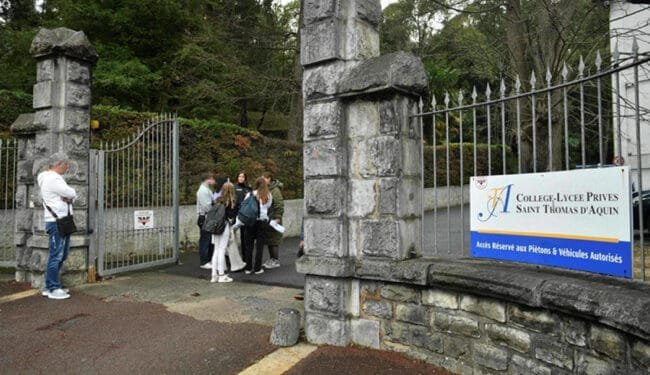 France : un élève tue sa professeure à coups de couteau