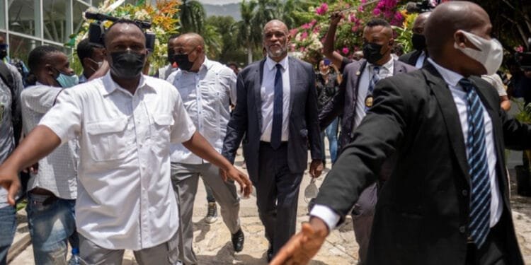 France : comme un oiseau migrateur, Ariel Henry multiplie les voyages