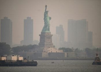 Incendies au Canada : la ville de New-York couverte par un épais brouillard