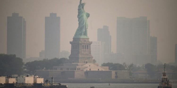 Incendies au Canada : la ville de New-York couverte par un épais brouillard