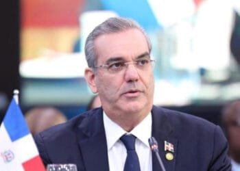 Le président de la République dominicaine, Luis Abinader, testé positif au covid-19