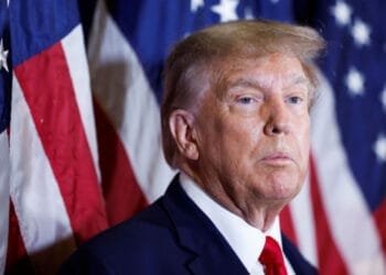 Placé en état d’arrestation, la photo d’identité de Donald Trump a été publiée