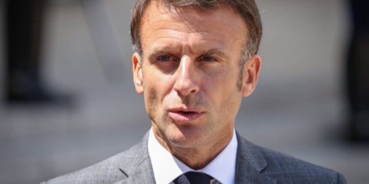 Niger : malgré les pressions, Emmanuel Macron compte maintenir en poste l’ambassadeur français