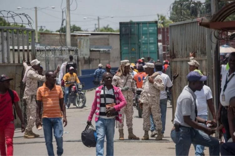 Fermeture annoncée de la frontière : des dizaines d’Haïtiens quittent la République Dominicaine volontairement