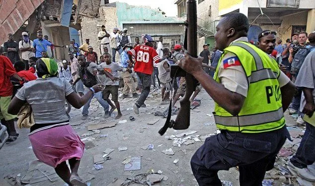Des vendeurs de Pétion-Ville dénoncent des violences policières et appellent le Maire à réagir