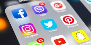 France : le Parlement adopte une loi interdisant l&rsquo;accès aux réseaux sociaux aux enfants de moins de 15 ans