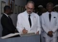 220e anniversaire de la mort de Dessalines : Alix Didier Fils-Aimé lui rend hommage en signant le Livre d’Or