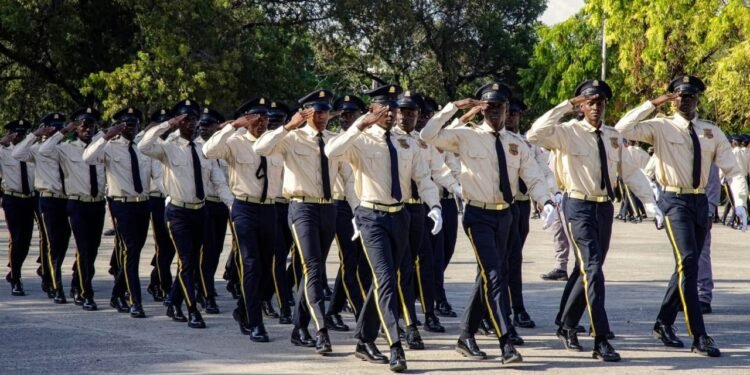 Haïti: le programme P4000+ renforce les rangs de la PNH, sans dissiper les inquiétudes de la population